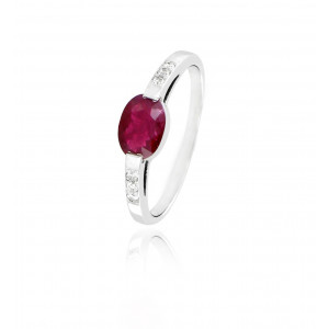 Woman ruby ring and diamonds- Be Jewels