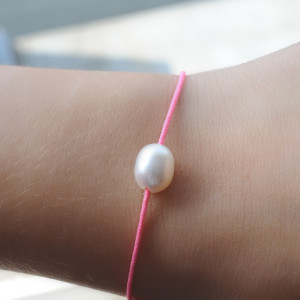 Bracelet avec cordon rose et perle blanche d'eau douce - Tikopia