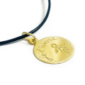 ONEKISS - Médaille Garçon "Je t'aime" 16mm, Or Jaune 18k 1,1g
