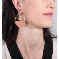 Boucles d'oreilles pendantes avec demi-lune rose - Poli Joias
